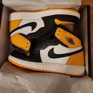 Jordan 1 - Taxi (Size 5Y)